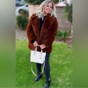 Topshop Ally chocolate brown faux fur coat
- soft, oversized, and luxe
